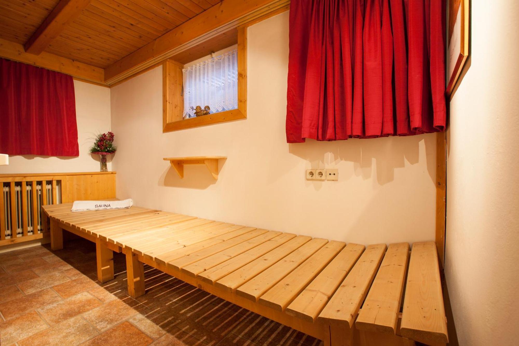 Haus Steinbock Bed & Breakfast Нойщифт им Щубайтал Екстериор снимка