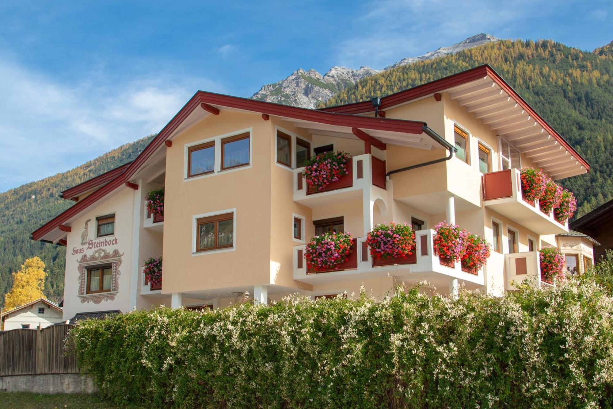 Haus Steinbock Bed & Breakfast Нойщифт им Щубайтал Екстериор снимка