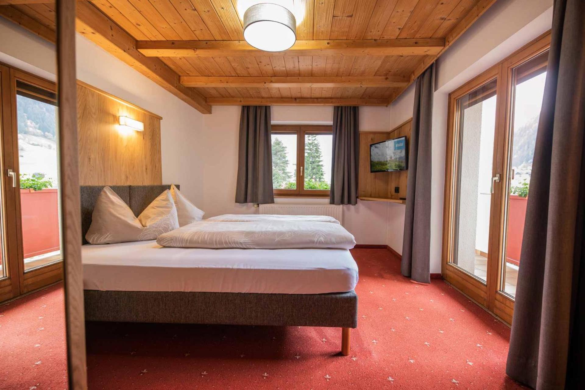 Haus Steinbock Bed & Breakfast Нойщифт им Щубайтал Екстериор снимка