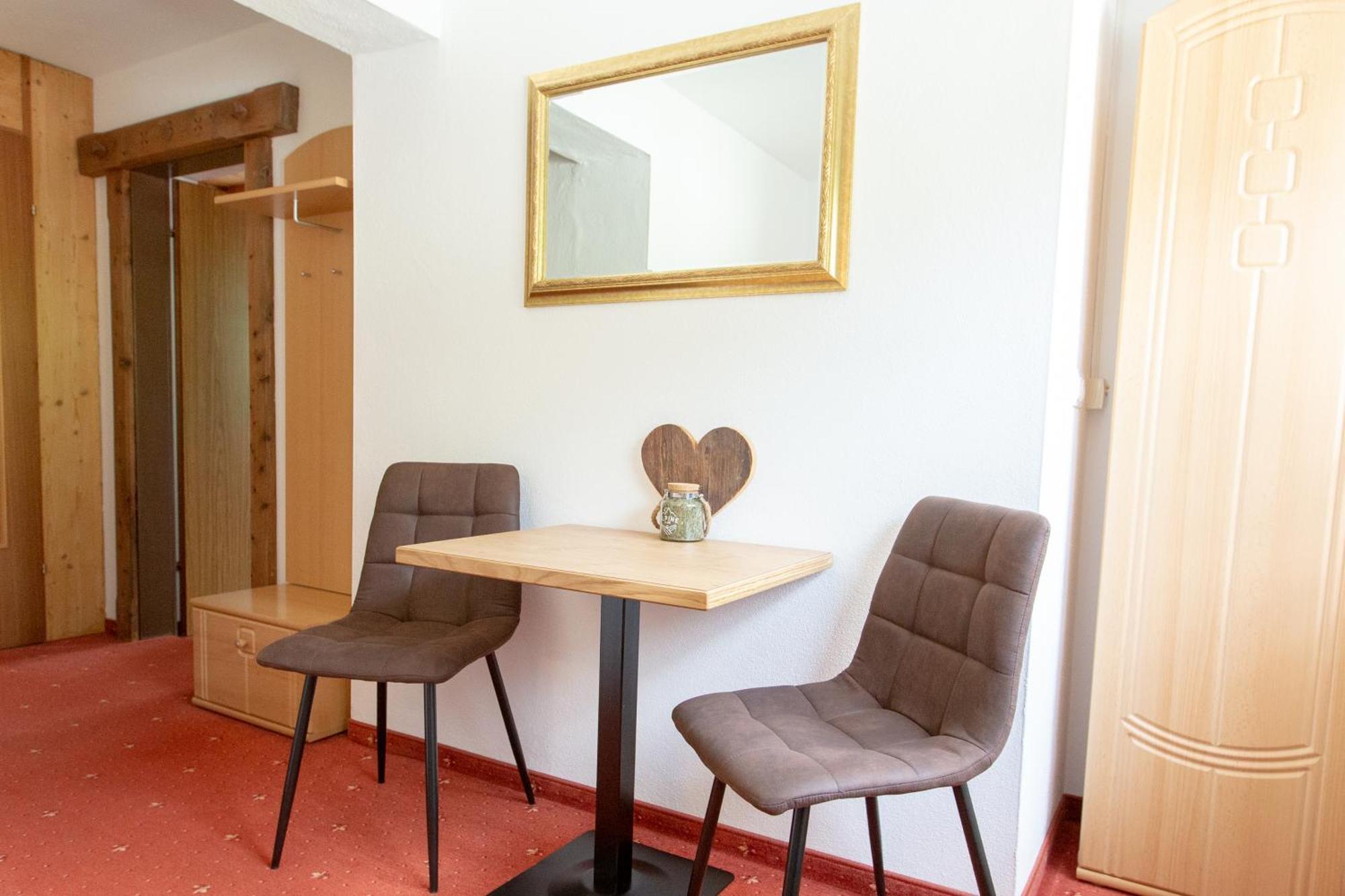 Haus Steinbock Bed & Breakfast Нойщифт им Щубайтал Екстериор снимка