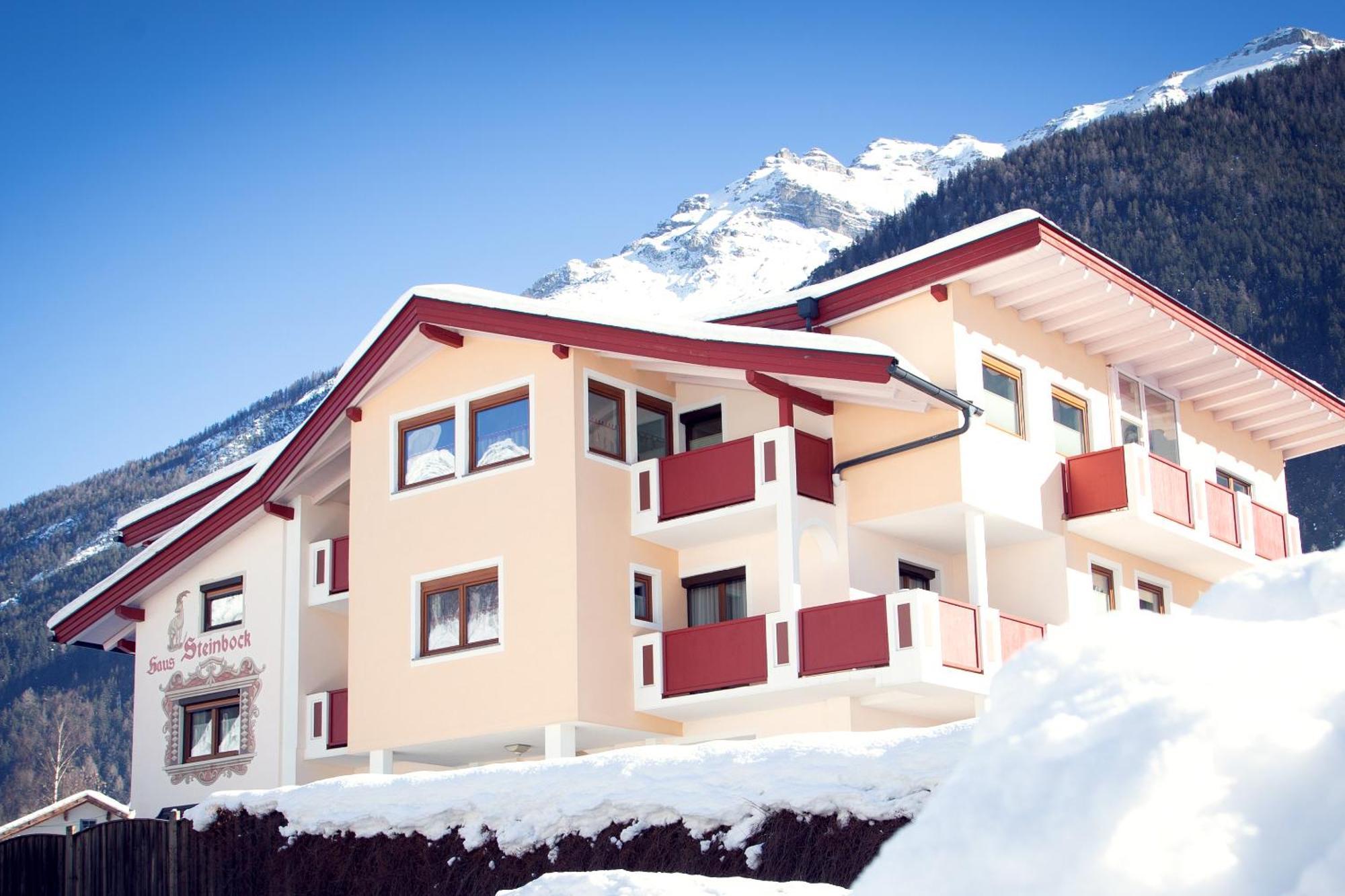 Haus Steinbock Bed & Breakfast Нойщифт им Щубайтал Екстериор снимка