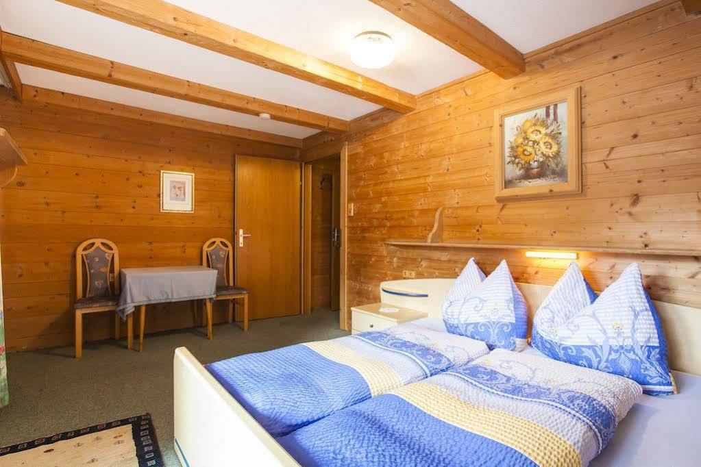Haus Steinbock Bed & Breakfast Нойщифт им Щубайтал Екстериор снимка