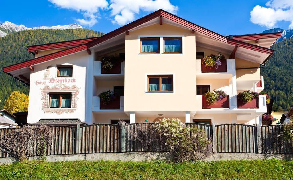 Haus Steinbock Bed & Breakfast Нойщифт им Щубайтал Екстериор снимка